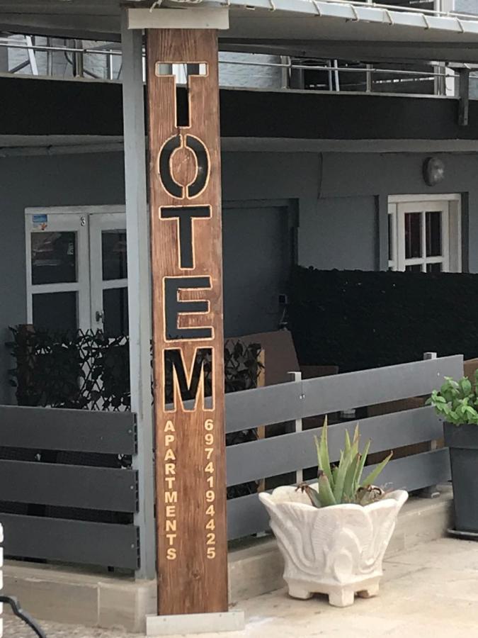 Totem Apartments Nea Plagia Exterior foto